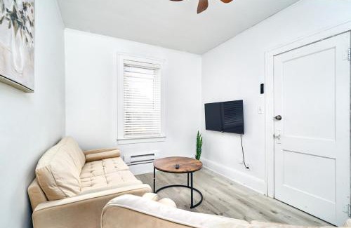 Bridgeview Apartamento | Bright Quiet One Bedroom Apartment