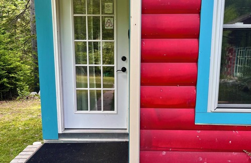 Blue Hill Apartamento | Bright, quiet studio apartment in beautiful Blue Hill close to Acadia and hiking