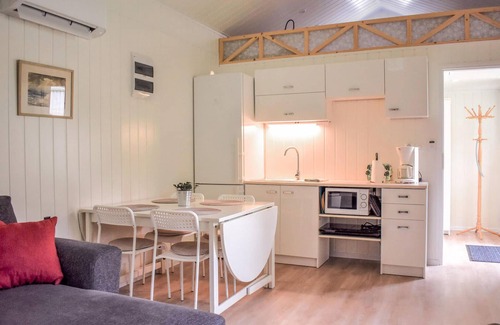 Torhamn Casa | Bright, quietly located cottage close to the water.