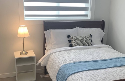 Kamloops Casa | Bright & Quite 3 Bedroom 2 Bath top Floor House