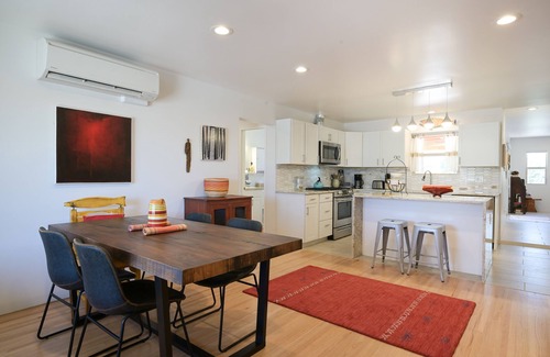 Southside Casa | Bright renovated escape near downtown with free WiFi, AC, large backyard & patio
