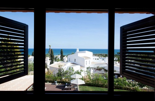 Albufeira Apartamento | Bright Room | Sea View | Close to Beach | Pool