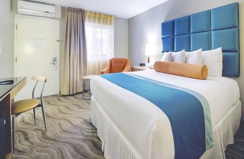 Little Italy Hotel | Bright Room w/ Artistic Touch Near Museums, Harbor + Local Attractions