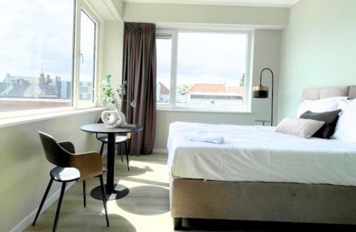 Raamsdonksveer Apartamento | Bright Room With Comfortable Bed & Bathroom