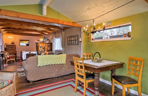 Snohomish Apartamento | Bright Snohomish Studio Steps to Centennial Trail!
