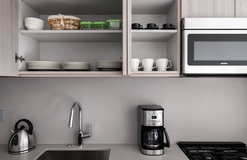 South Loop Apartamento | Bright South Loop Studio w/ Pool, Gym, walk to Grant Park, by Blueground (ID #CHI347)