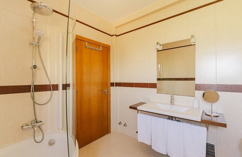 Outeiro da Cabeca Otro | Bright, Space and Comfort Home in the village