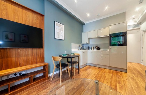 Addison Apartamento | Bright & Spacious 1BDR Apt near Lakeside Road