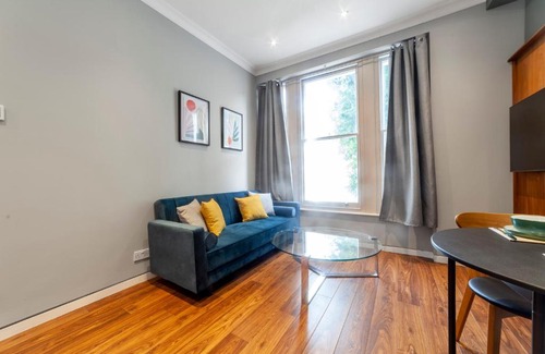 Addison Apartamento | Bright & Spacious 1BDR Apt near Lakeside Road