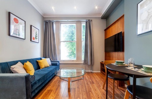 Addison Apartamento | Bright & Spacious 1BDR Apt near Lakeside Road