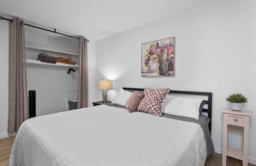 Mount Clemens Apartamento | Bright & Spacious 2 Bedroom, Quiet