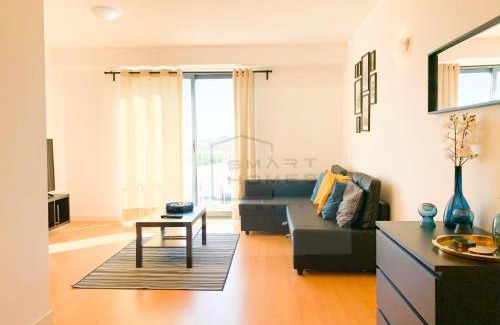 Telheiro Apartamento | Bright & Spacious 2 Bed Flat 2 Bath w Garage in Lagos Marina