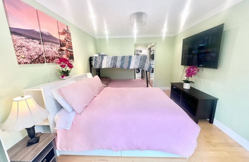 Inner Richmond Casa | Bright Spacious 2bd/2bath Apt in the Heart of SF!