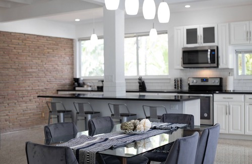 Northeast Miami Casa | Bright & Spacious 4 mi to BEACH +Big Backyard