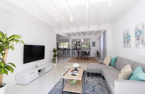 Northeast Miami Casa | Bright & Spacious 4 mi to BEACH +Big Backyard