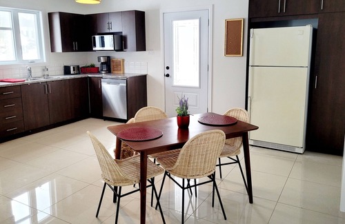 Val-des-Monts Apartamento | Bright, spacious, and private apartment