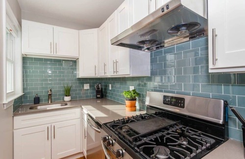 Dorchester Casa | Bright & Spacious Boston Home | near T