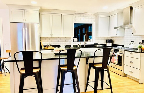 Grantham Casa | Bright & Spacious Eastman Cape-6 min. walk to Eastman Golf Links & Forbes Tavern