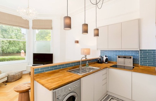 Whitnash Apartamento | Bright & Spacious 2Bed in North Leamington Spa | Pass The Keys