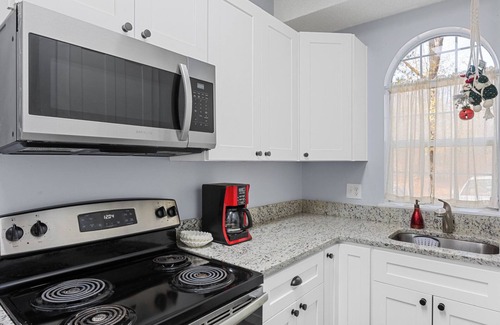 Wilmington Condominio | Bright, Spacious, Modern 2BR Luxury Apt UNCW-Beach