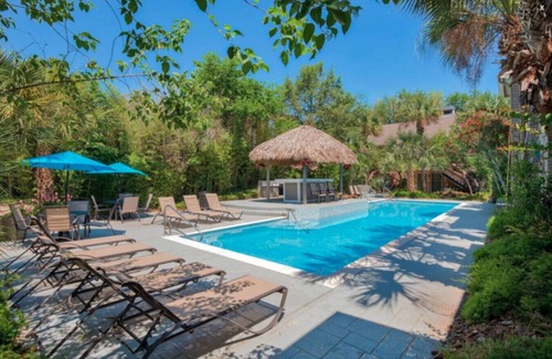 Barker Apartamento | Bright & Spacious Townhome - Near Parks & Dining