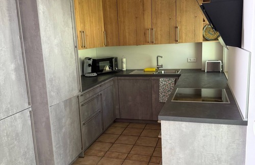 Lindlar Apartamento | Bright, spacious vacation apartment on the edge of the forest; quiet; great view; close to the town center