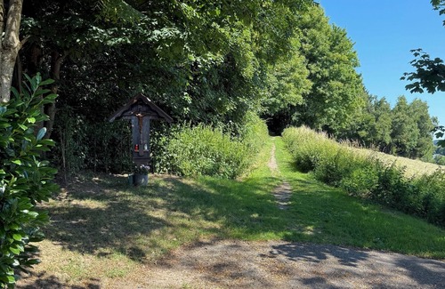 Lindlar Apartamento | Bright, spacious vacation apartment on the edge of the forest; quiet; great view; close to the town center