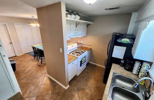 Bryan Casa | Bright & Spacious with a Huge Private Back Yard