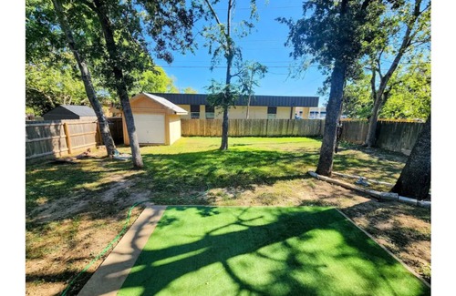 Bryan Casa | Bright & Spacious with a Huge Private Back Yard
