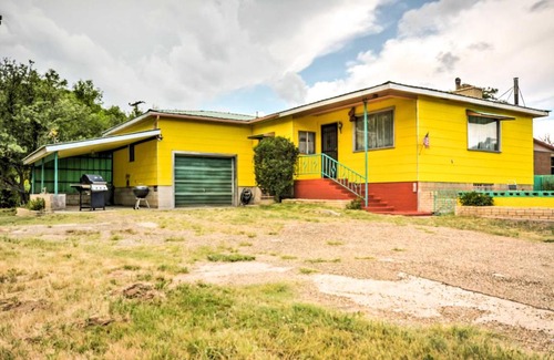 Springer Casa | Bright Springer House with Hammock and Orchard Views!