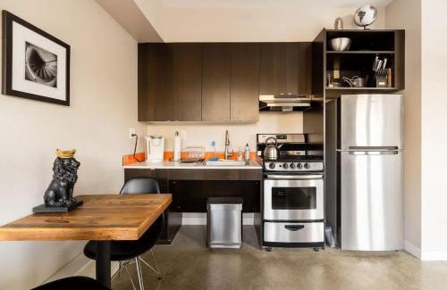 Belmont Apartamento | Bright Studio Apartment - Food Carts & Local Shops