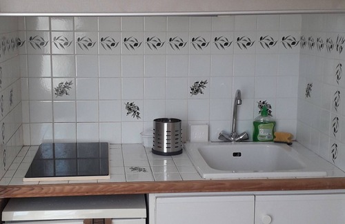 Porquerolles Apartamento | Bright studio at the entrance to the village