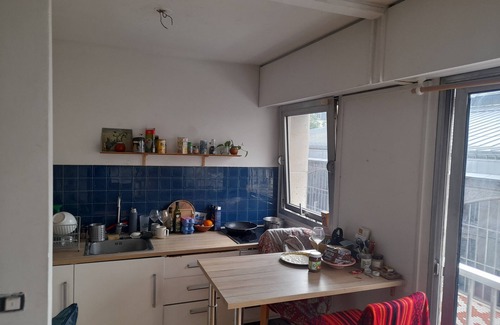 Belleville Apartamento | Bright studio in the village of Jourdain, northeast of Paris.