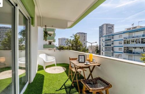 Cavacos Apartamento | Bright & Stylish 2bedflat 5min Walk to beach in Quarteira Vilamoura
