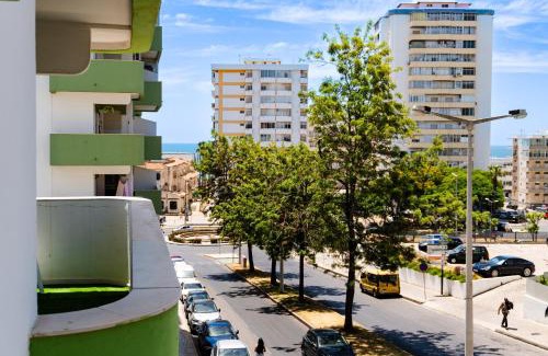 Cavacos Apartamento | Bright & Stylish 2bedflat 5min Walk to beach in Quarteira Vilamoura