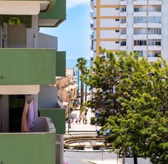 Cavacos Apartamento | Bright & Stylish 2bedflat 5min Walk to beach in Quarteira Vilamoura
