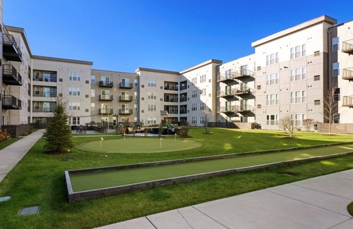 Forestview Apartamento | Bright Stylish 2BR Apt in Oak Brook