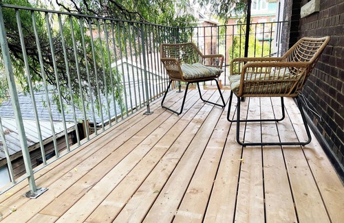 High Park North Apartamento | Bright + Stylish Apartment in High Park/Junction