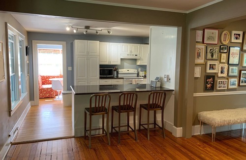 North Stamford Casa | Brillante, elegante, elegante, 4BR, 4BA, hogar, 1 hora a Nueva York, cerca de las tiendas de Greenwich, CT