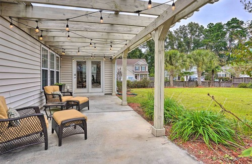 Lincolnville Casa | Bright Summerville Abode ~ 9 Mi to Water Park