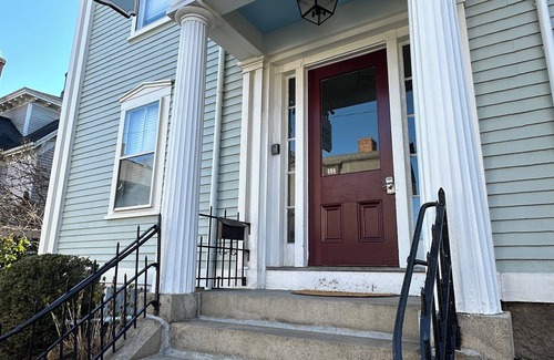 Historic Hill Apartamento | Bright & Sunny 1 Bed/ 1 Bath/ Dog Friendly on Historic Spring St.