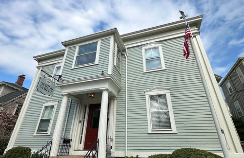 Historic Hill Apartamento | Bright & Sunny 1 Bed/ 1 Bath/ Dog Friendly on Historic Spring St.