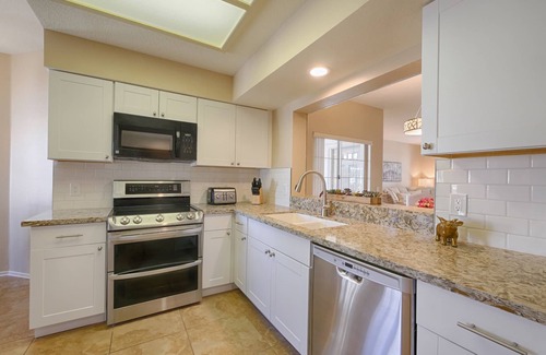 Palm Desert Condominio | Bright & Sunny Palm Desert Gem