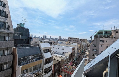 Sugamo Apartamento | Bright Tokyo Loft with Sky View | 8min walk to Sugamo Station and Attraction