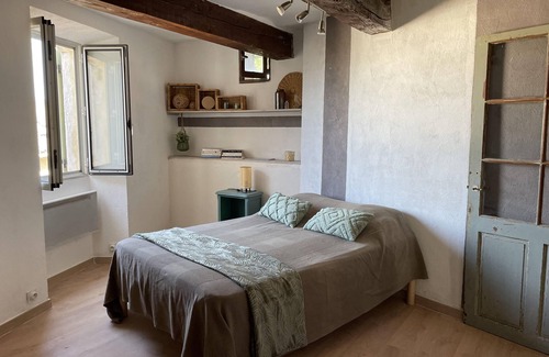 Bonnieux Casa | Bright town house