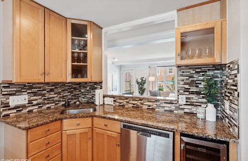 Potomac West Casa | Bright townhome in vibrant Del Rey 10mins to DC
