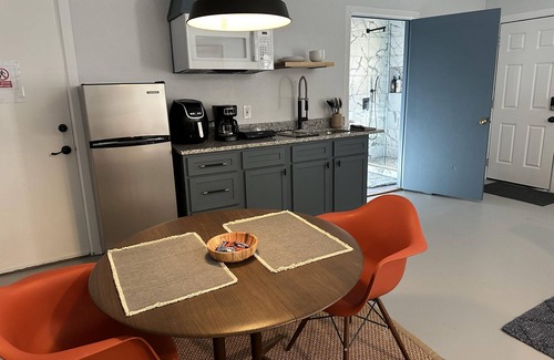 Central Oklahoma City Apartamento | Bright Trendy Studio 9min to Asia District