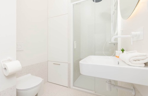 Grochow Apartamento | Bright Two Bedroom Apartment by Renters