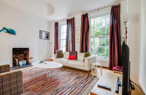 Haverstock Casa | Bright Two Bedroom Apartment Near Vibrant Camden Town