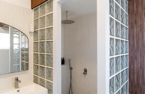 Tel Aviv Apartamento | Bright & Unique 3BR Home in Tel Aviv
